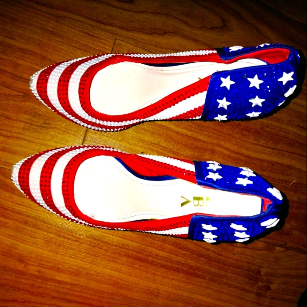 American Flag pumps